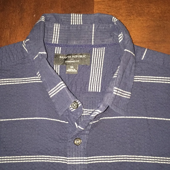 Banana Republic Short-Sleeve Button-Down - Picture 2 of 3